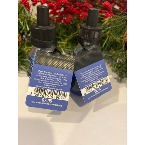 Bath & Body Works Limited Edition Tree Shape ”Frosted Sleigh Ride” 2 Wallflowers - Picture 5 of 5